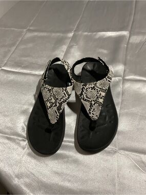 Snake-Print Black & White Thong Sandals - Women's Flats